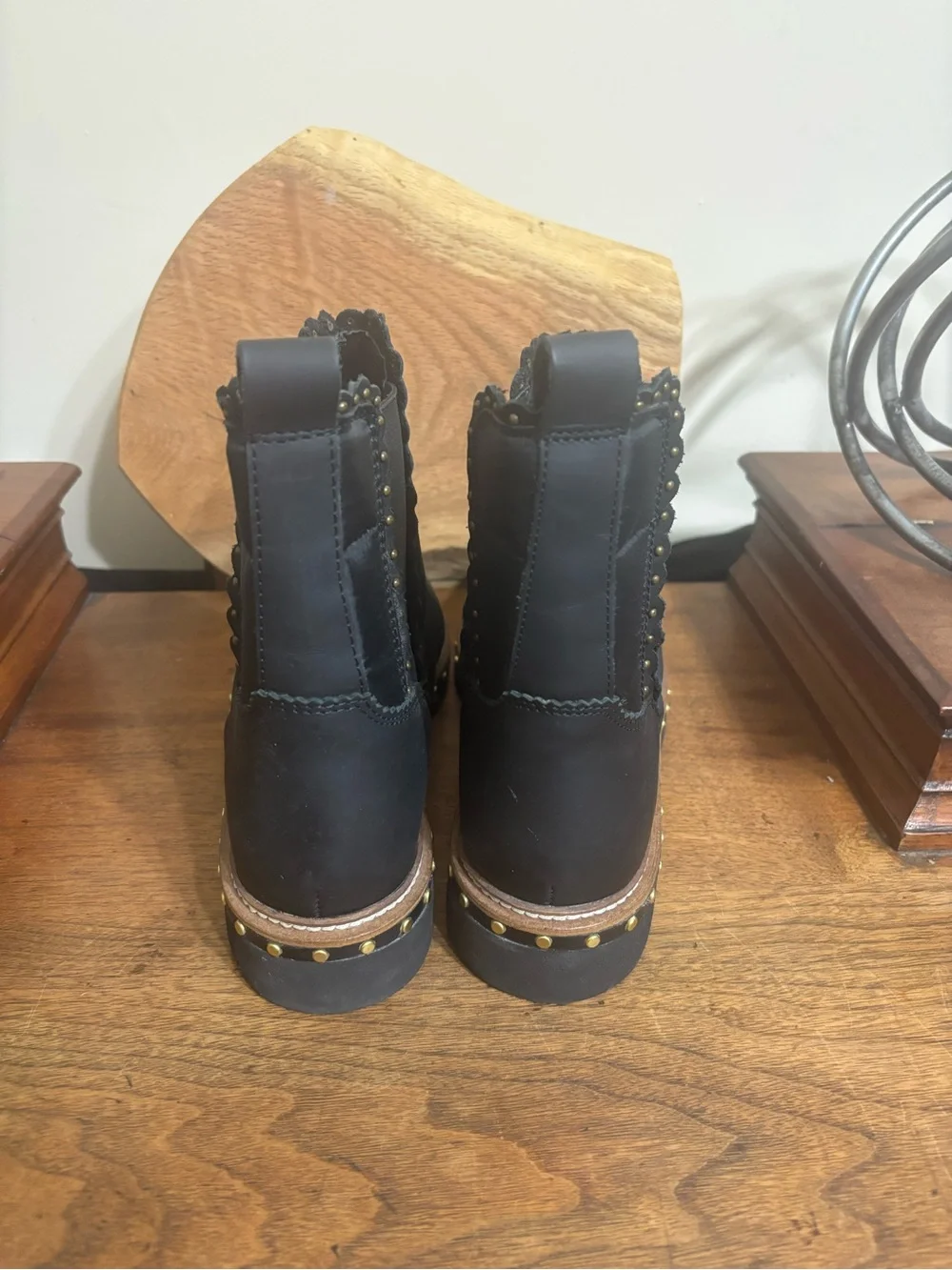 Free People Black Quilted Chelsea Ankle Boots Studded Trim EU 39 US 8.5 ‎ / 9